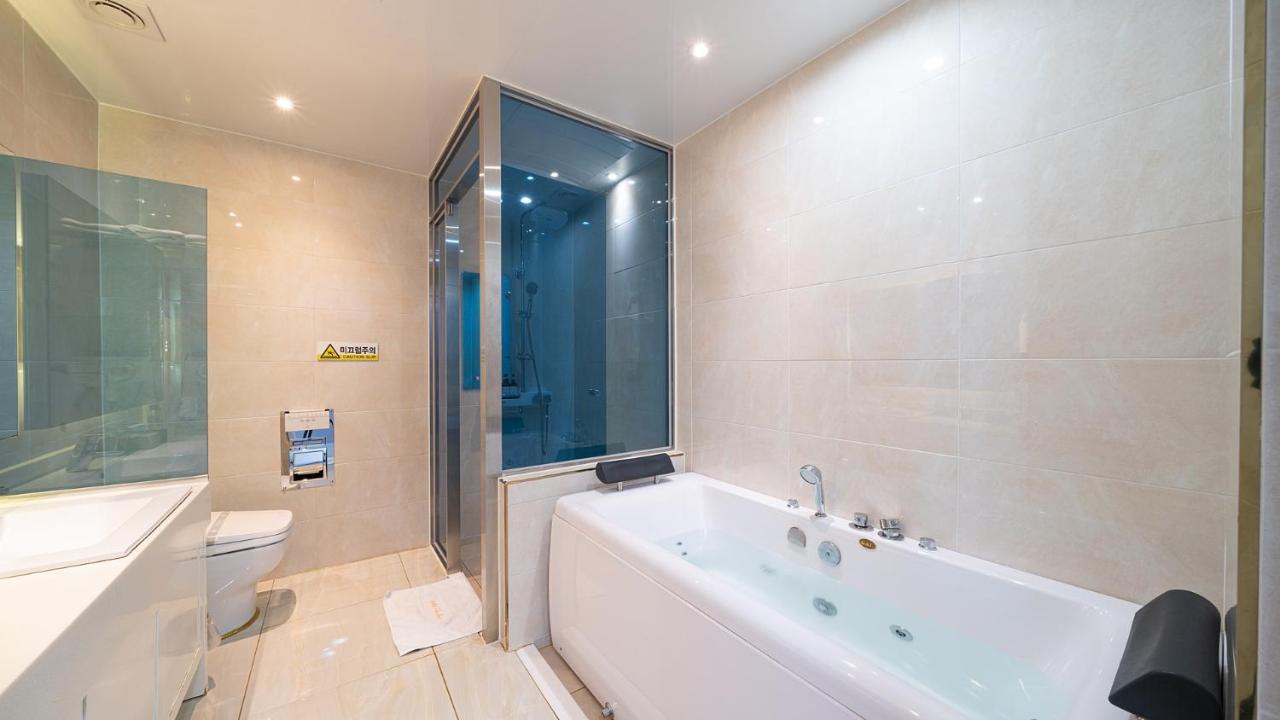 Hotel The One Yeosu Buitenkant foto